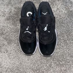 Black Jordan 11s