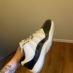 Jordan 11 Low Size 4.5Y
