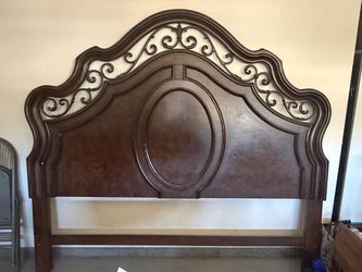 Cal King Bedframe
