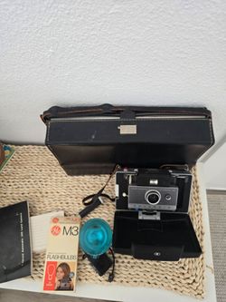 Vintage Polaroid Automatic 100 Land Camera – Complete Set
