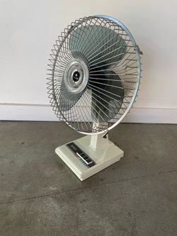 Vintage Collectible - Sanyo Desk Fan - Oscillating - Like New with Original Box