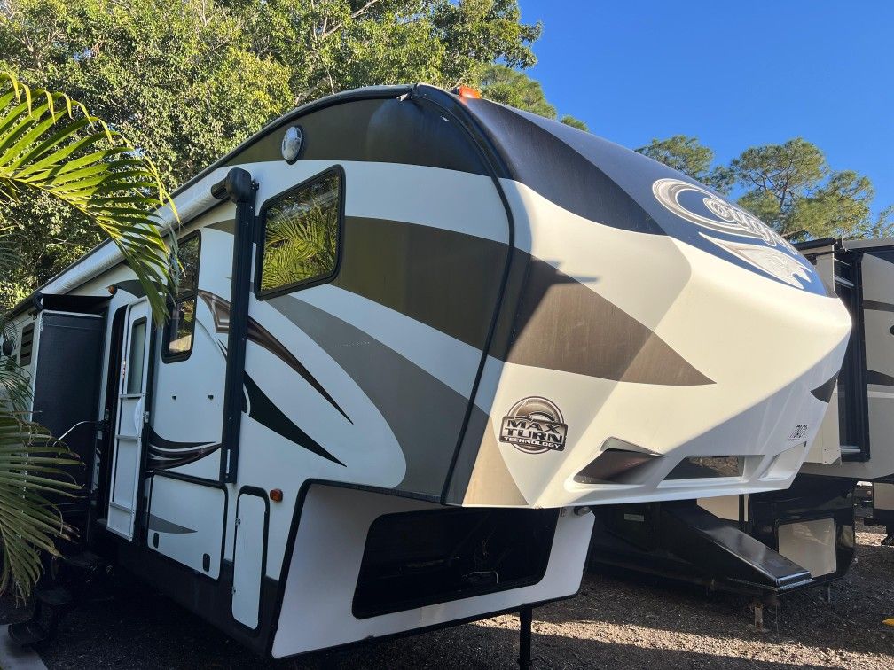 2015 Cougar 32FT