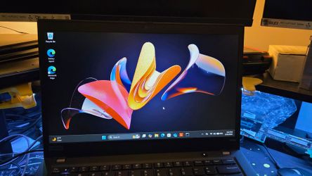 (Like new) Lenovo ThinkPad T490s Intel Core i5 8th Gen16GB Ram 256GB NVMe SSD