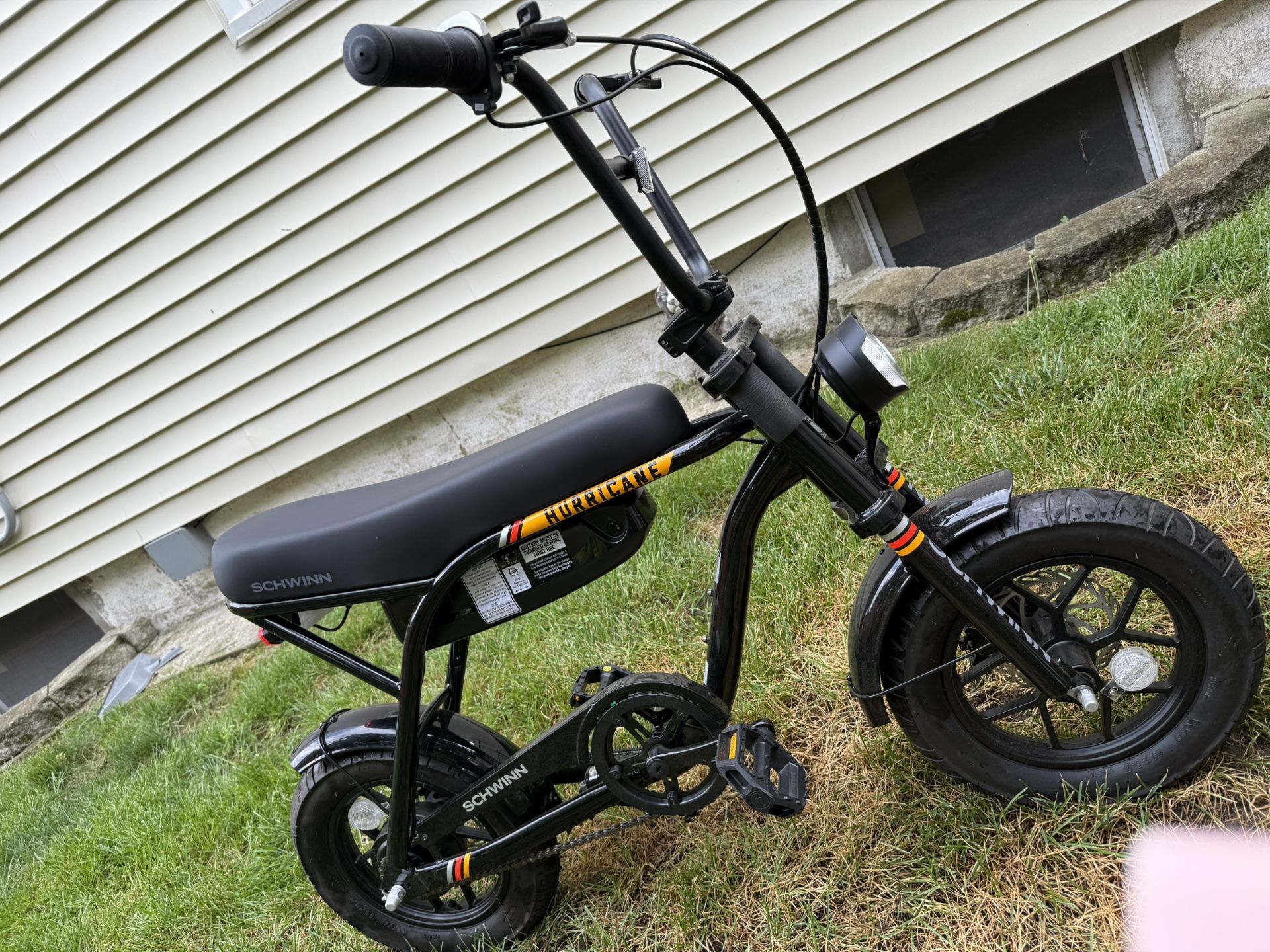 Schwinn 14” Hurricane Compact Electric Bike