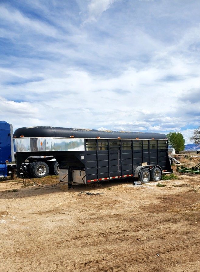 19" Horse Trailer