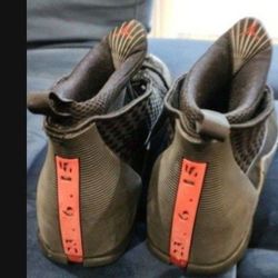 LIKE NEW JORDAN 15 RETROS SHOES MEN SIZE 13 LIGHTLY Used! We Hv Alot More Shoes!