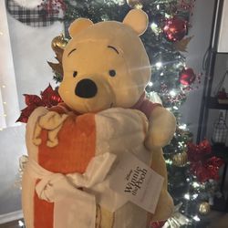 Disney - Winnie The Pooh w/Throw Blanket