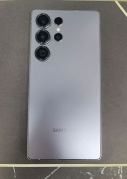 LIKE NEW UNLOCKED SAMSUNG GALAXY S25 ULTRA PRICED TO SELL THIS DEAL WONT LAST LONG