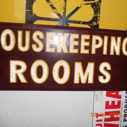 housekeeping rooms sign old $20 everson 

