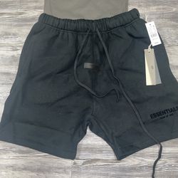 Essential Shorts Black 