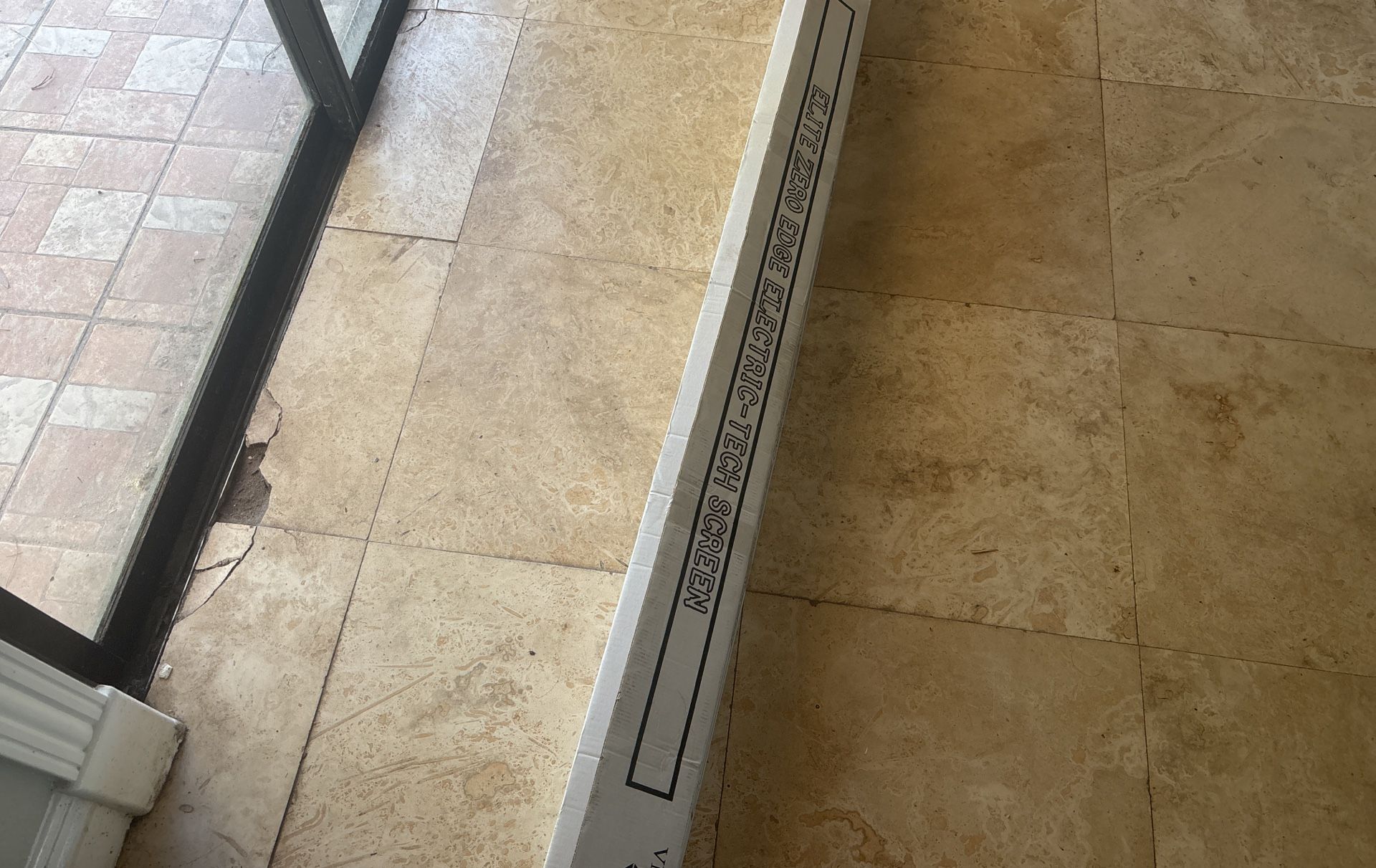VMAXT97 Elite Zero Edge Electric-tech Screen