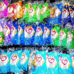 COLLECTABLE - MCDONALDS / TY - BEANIE BABIES SET