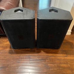 Pair of JBL VRX915M 15" Two-Way Passive Stage Monitors - Excellent Pre-Owned Condition This listing is for a matched pair of JBL VRX915M 15-inch two-w