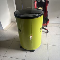 Cooler With Wheels 