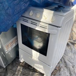 Apartment size stove, all white