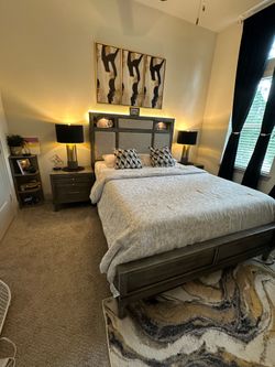 Queen bed set