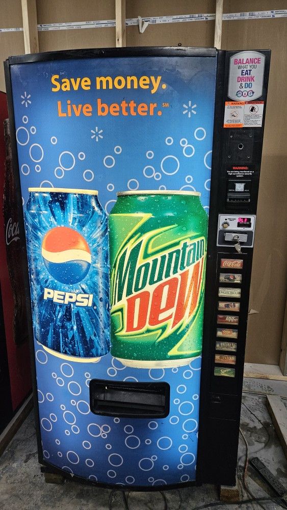RARE Mt. DEW Dixie Narco 501e Pepsi Soda Vending Machine 9 Selection Cans Bottle