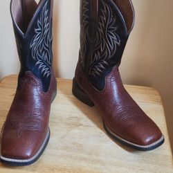 10 EE Ariat Boots