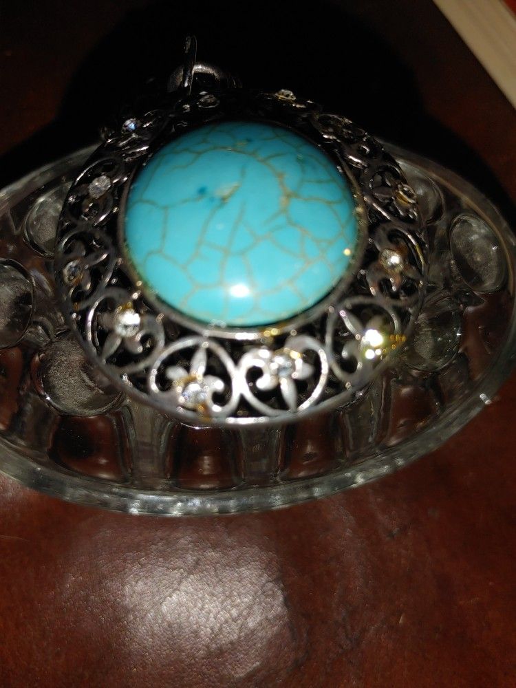 Faux Turquoise pendant/silver Chain