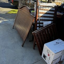 Free crib and vhs Rialto