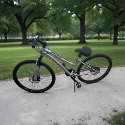 27.5" Huffy Rangeline Women's Mountain Bike 17in Frame, Excellent Condition. Ready to ride