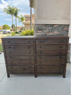 Solid wood dresser and 2 night stands. Excellent condition