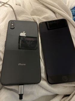 Samsung Galaxy S20 And A iPhone S E