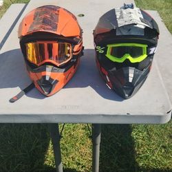 Adult/ Kids Medium Helmets With Goggles