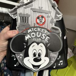 Lounge Fly Disney 100