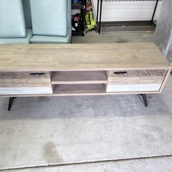 Tv Stand / Entertainment Center