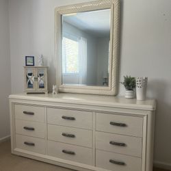 Dresser & Mirror