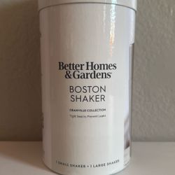 NEW Better Homes And Gardens Boston Shaker Set