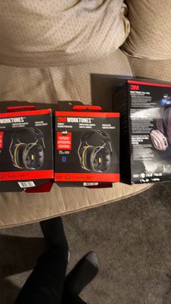 3m work tunes and 3m full face respirator