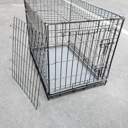 Medium wire dog crate

