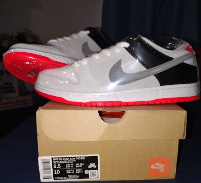 Infrared SB Dunk Low