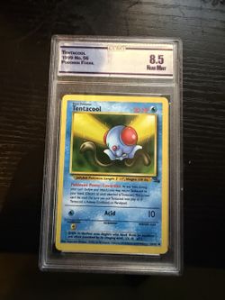 1999 Pokemon Fossil Tentacool #56/62 Unlimited CC&G 8.5