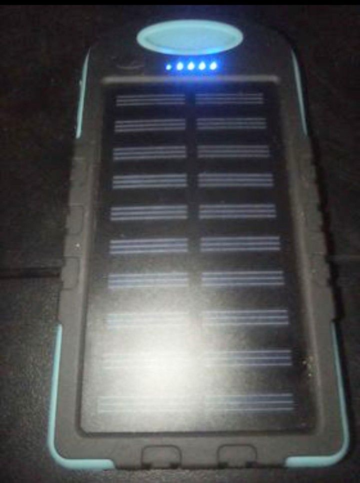 SOLARAY A50 PORTABLE CHARGER! VERY FAST Charging ON THE GO! SOLAR Charging! FLASHLIGHT! x2 USB! RARE