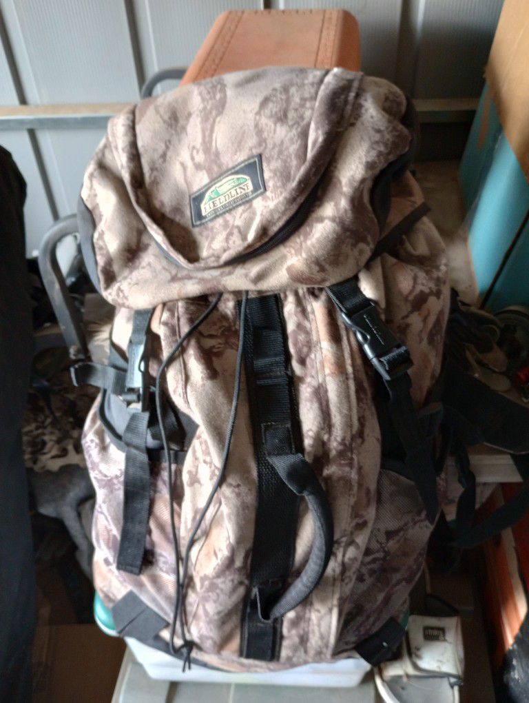 hunting back pack with Internal Fram and pocket for water Bladder