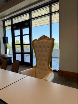 Throne chair and two numbers