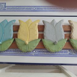 Wood Tulip Coat Or Hat Rack 21 Inch