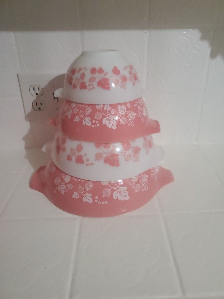 Vintage Midcentury Pink Gooseberry Bowl Set