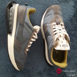 Men's Nike Airs shoes