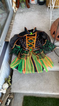 Girl toddlers dress costume witch Sz.   2-4. Years