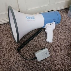 Pyle Megaphone with Handheld Microphone