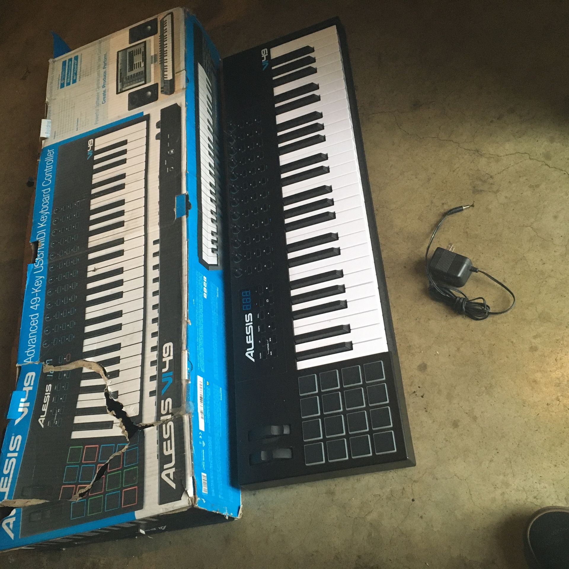 Alexis V149 Keyboard /piano/organ/synthesizer/digital 
