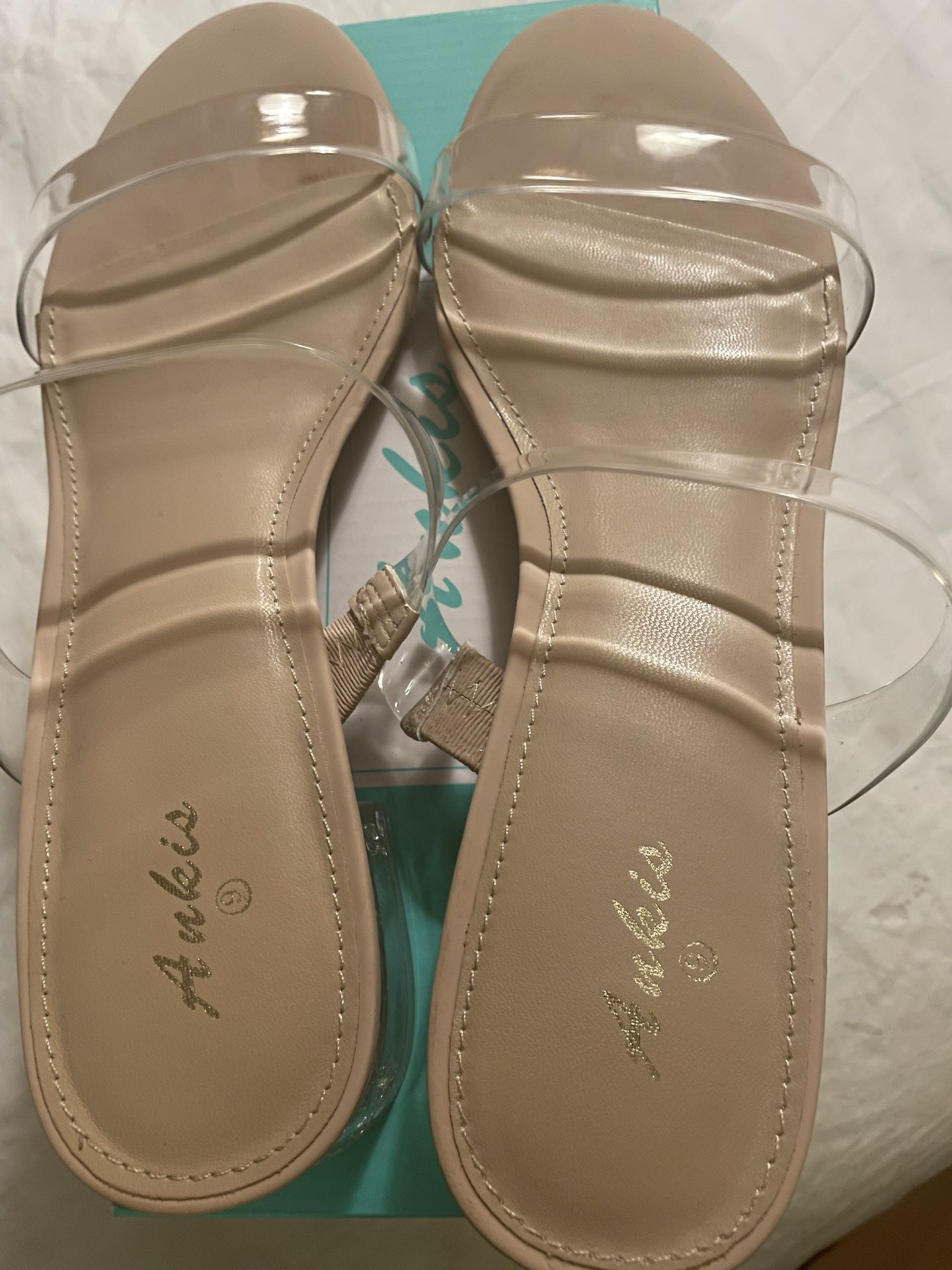 WOMEN SANDALS ANKIS NUDE CLEAR NEW SIZE 9