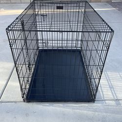 42X30 X28 X-LARGE METAL DOG CRATE IN GOOD SHAPE
