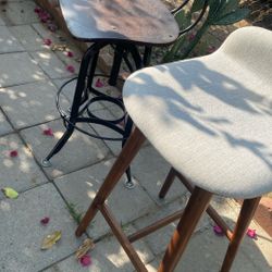 2 Bar Stool