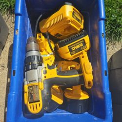 Dewalt drill DCD950 With Charger