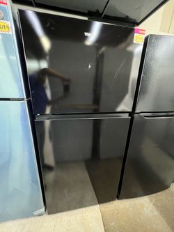 Whirlpool Black Top-Freezer Refrigerator